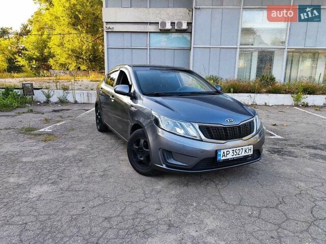 Серый Киа Рио, объемом двигателя 1.4 л и пробегом 225 тыс. км за 5200 $, фото 7 на Automoto.ua