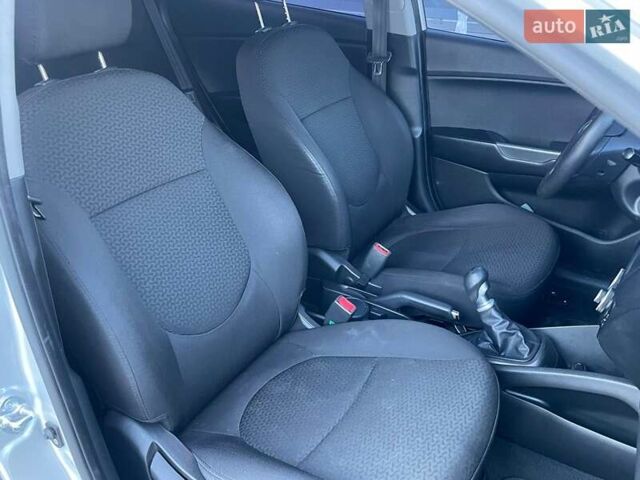 Серый Киа Рио, объемом двигателя 1.4 л и пробегом 68 тыс. км за 6700 $, фото 14 на Automoto.ua