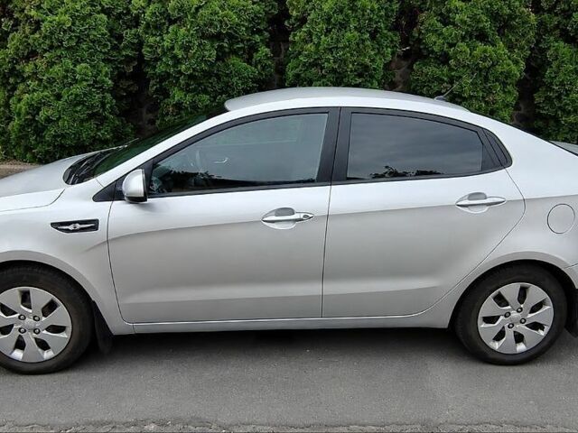 Сірий Кіа Ріо, об'ємом двигуна 1.4 л та пробігом 209 тис. км за 6100 $, фото 6 на Automoto.ua