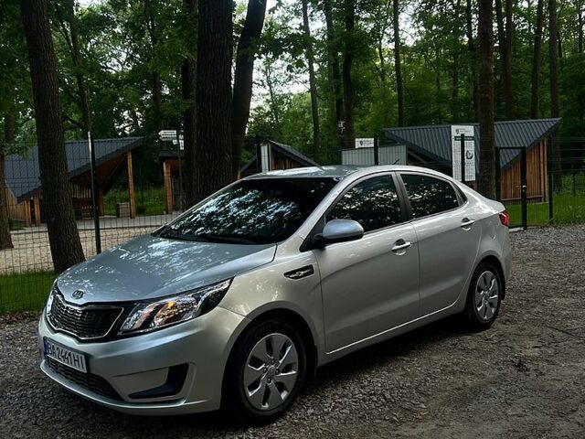 Серый Киа Рио, объемом двигателя 1.4 л и пробегом 165 тыс. км за 7200 $, фото 3 на Automoto.ua