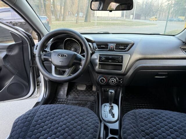 Сірий Кіа Ріо, об'ємом двигуна 1.4 л та пробігом 183 тис. км за 6300 $, фото 12 на Automoto.ua