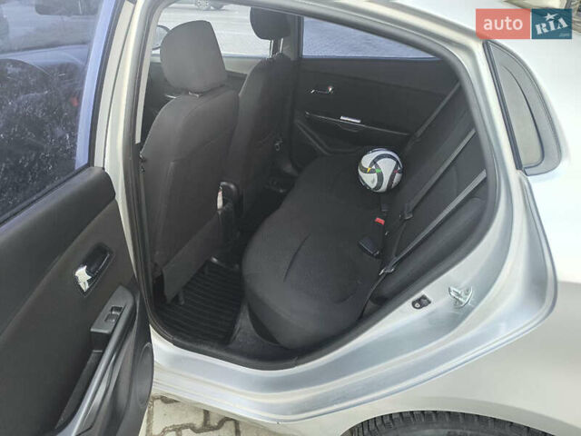 Серый Киа Рио, объемом двигателя 1.6 л и пробегом 127 тыс. км за 7700 $, фото 9 на Automoto.ua