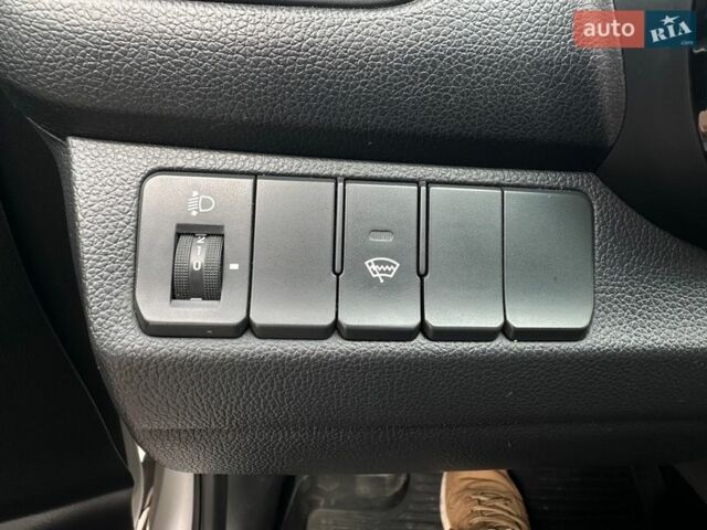 Сірий Кіа Ріо, об'ємом двигуна 1.6 л та пробігом 128 тис. км за 9350 $, фото 20 на Automoto.ua