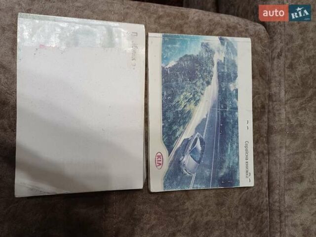 Серый Киа Рио, объемом двигателя 1.4 л и пробегом 155 тыс. км за 5600 $, фото 8 на Automoto.ua