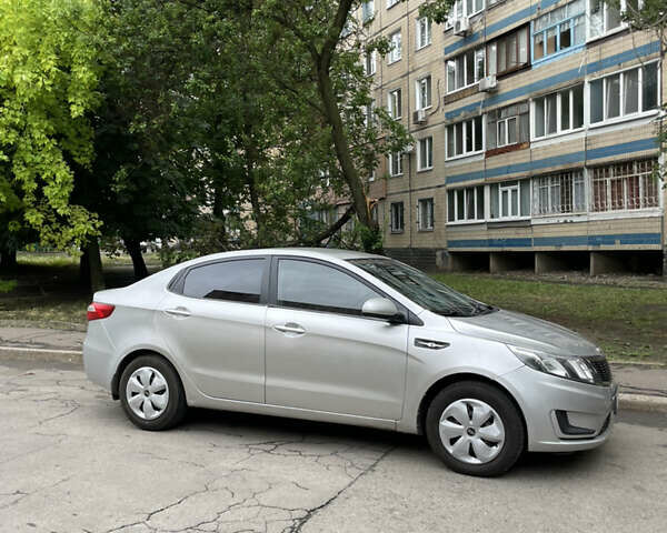 Серый Киа Рио, объемом двигателя 1.4 л и пробегом 216 тыс. км за 6800 $, фото 9 на Automoto.ua