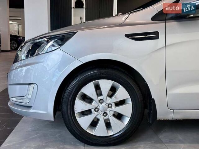 Сірий Кіа Ріо, об'ємом двигуна 1.59 л та пробігом 56 тис. км за 9390 $, фото 5 на Automoto.ua