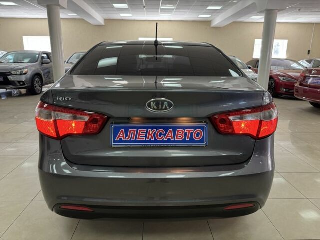 Серый Киа Рио, объемом двигателя 1.6 л и пробегом 230 тыс. км за 6900 $, фото 3 на Automoto.ua
