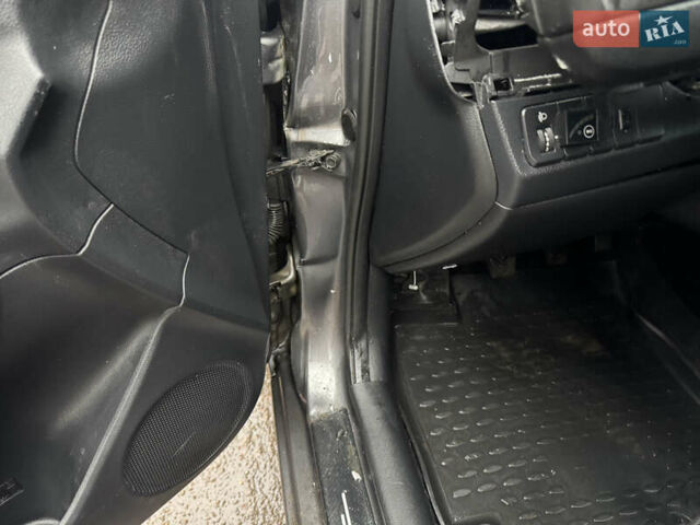 Серый Киа Рио, объемом двигателя 1.4 л и пробегом 250 тыс. км за 1950 $, фото 17 на Automoto.ua