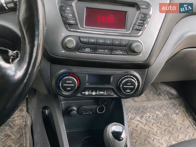 Сірий Кіа Ріо, об'ємом двигуна 1.6 л та пробігом 160 тис. км за 6800 $, фото 20 на Automoto.ua