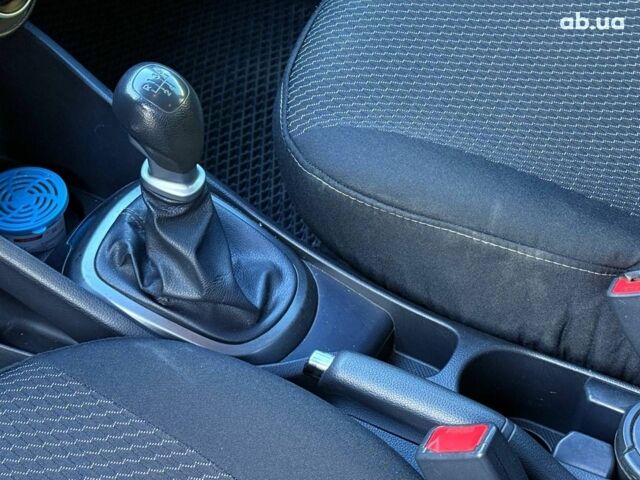 Серый Киа Рио, объемом двигателя 1.4 л и пробегом 200 тыс. км за 7290 $, фото 11 на Automoto.ua