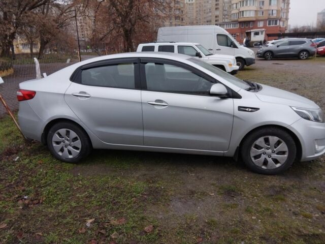 Серый Киа Рио, объемом двигателя 1.6 л и пробегом 81 тыс. км за 5018 $, фото 3 на Automoto.ua