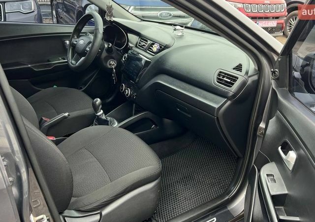 Сірий Кіа Ріо, об'ємом двигуна 1.4 л та пробігом 190 тис. км за 7500 $, фото 11 на Automoto.ua