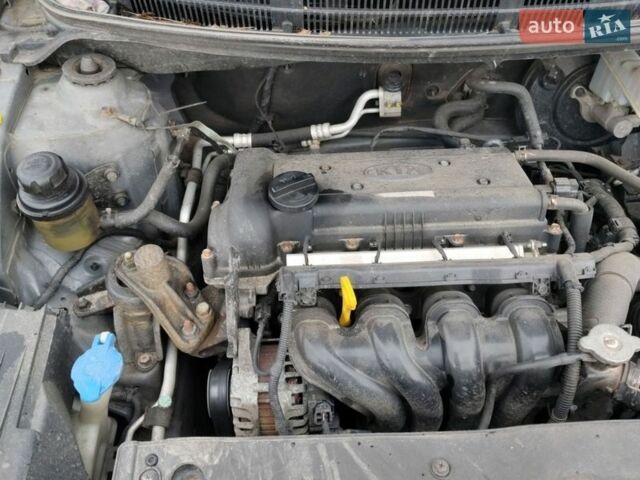 Сірий Кіа Ріо, об'ємом двигуна 1.6 л та пробігом 160 тис. км за 6800 $, фото 14 на Automoto.ua