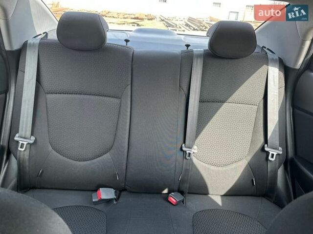 Сірий Кіа Ріо, об'ємом двигуна 1.6 л та пробігом 128 тис. км за 9350 $, фото 11 на Automoto.ua