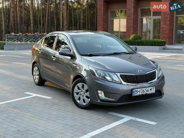 Сірий Кіа Ріо, об'ємом двигуна 1.4 л та пробігом 126 тис. км за 8400 $, фото 2 на Automoto.ua