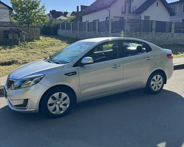 Серый Киа Рио, объемом двигателя 1.4 л и пробегом 155 тыс. км за 6200 $, фото 3 на Automoto.ua