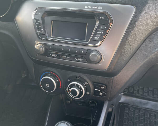 Серый Киа Рио, объемом двигателя 1.6 л и пробегом 94 тыс. км за 7600 $, фото 5 на Automoto.ua