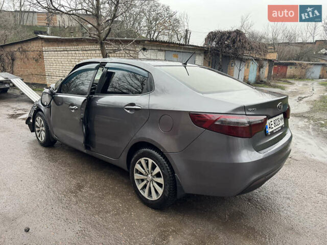 Серый Киа Рио, объемом двигателя 1.4 л и пробегом 250 тыс. км за 1950 $, фото 3 на Automoto.ua