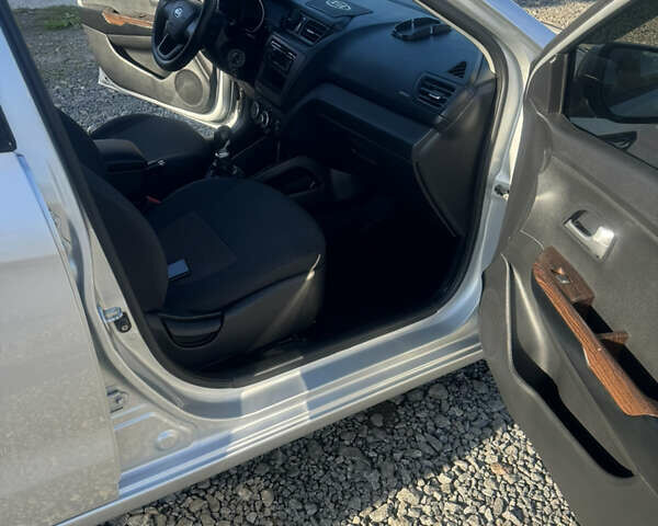 Серый Киа Рио, объемом двигателя 1.4 л и пробегом 128 тыс. км за 6900 $, фото 8 на Automoto.ua
