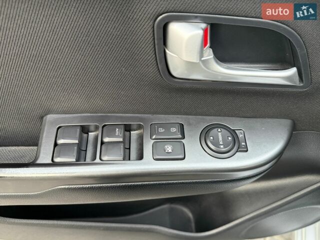 Сірий Кіа Ріо, об'ємом двигуна 1.6 л та пробігом 86 тис. км за 8999 $, фото 9 на Automoto.ua