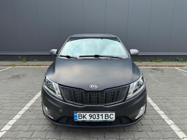 Серый Киа Рио, объемом двигателя 1.6 л и пробегом 200 тыс. км за 4920 $, фото 1 на Automoto.ua