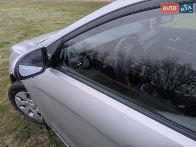Сірий Кіа Ріо, об'ємом двигуна 1.4 л та пробігом 167 тис. км за 6700 $, фото 6 на Automoto.ua