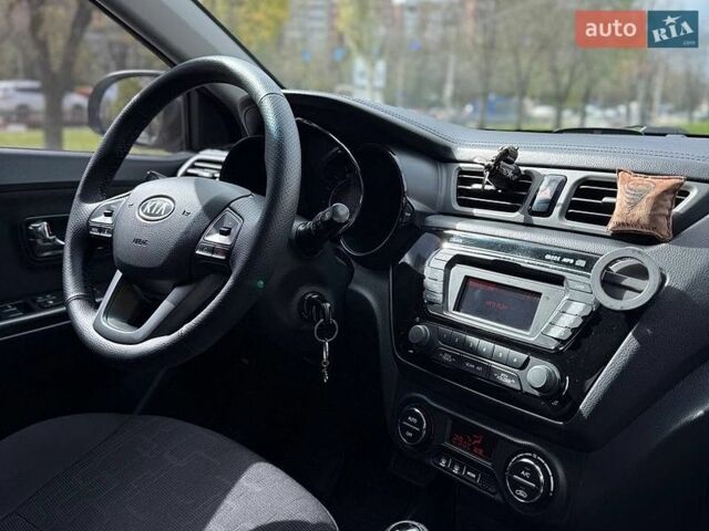 Серый Киа Рио, объемом двигателя 1.59 л и пробегом 206 тыс. км за 7499 $, фото 10 на Automoto.ua
