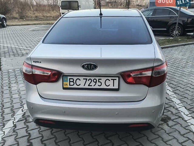 Серый Киа Рио, объемом двигателя 1.6 л и пробегом 127 тыс. км за 7700 $, фото 2 на Automoto.ua