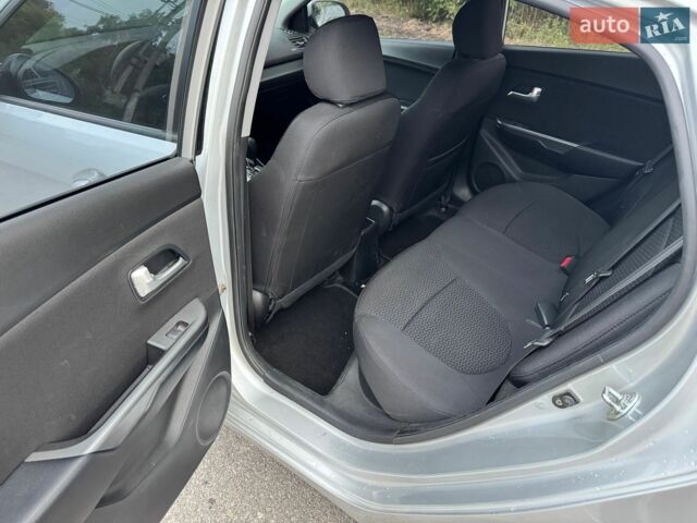 Сірий Кіа Ріо, об'ємом двигуна 1.6 л та пробігом 95 тис. км за 5700 $, фото 14 на Automoto.ua