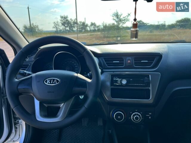 Сірий Кіа Ріо, об'ємом двигуна 1.4 л та пробігом 175 тис. км за 8000 $, фото 17 на Automoto.ua