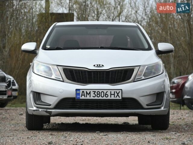 Серый Киа Рио, объемом двигателя 1.4 л и пробегом 247 тыс. км за 5800 $, фото 2 на Automoto.ua