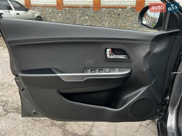 Серый Киа Рио, объемом двигателя 1.59 л и пробегом 81 тыс. км за 8900 $, фото 7 на Automoto.ua