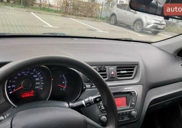 Серый Киа Рио, объемом двигателя 1.4 л и пробегом 131 тыс. км за 7100 $, фото 2 на Automoto.ua