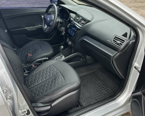 Серый Киа Рио, объемом двигателя 1.4 л и пробегом 191 тыс. км за 6400 $, фото 8 на Automoto.ua