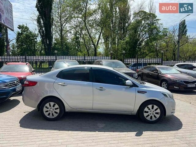 Серый Киа Рио, объемом двигателя 1.6 л и пробегом 232 тыс. км за 8400 $, фото 5 на Automoto.ua