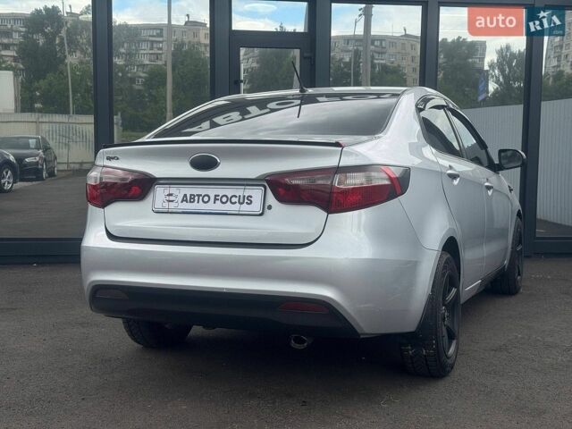 Серый Киа Рио, объемом двигателя 1.4 л и пробегом 319 тыс. км за 6490 $, фото 5 на Automoto.ua