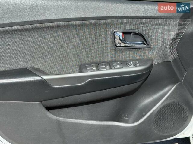 Серый Киа Рио, объемом двигателя 1.59 л и пробегом 131 тыс. км за 8800 $, фото 57 на Automoto.ua