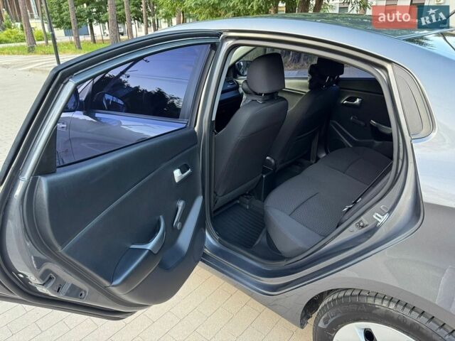 Сірий Кіа Ріо, об'ємом двигуна 1.4 л та пробігом 87 тис. км за 8950 $, фото 60 на Automoto.ua