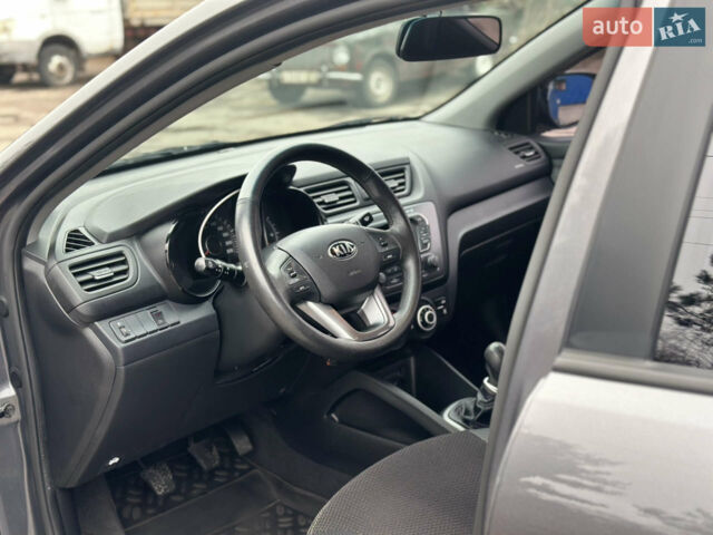 Серый Киа Рио, объемом двигателя 1.4 л и пробегом 43 тыс. км за 10500 $, фото 15 на Automoto.ua