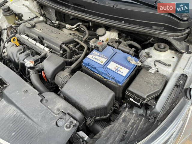 Сірий Кіа Ріо, об'ємом двигуна 1.4 л та пробігом 86 тис. км за 9600 $, фото 10 на Automoto.ua