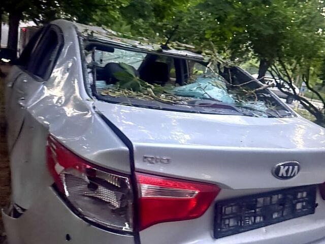 Сірий Кіа Ріо, об'ємом двигуна 1.4 л та пробігом 175 тис. км за 3200 $, фото 4 на Automoto.ua