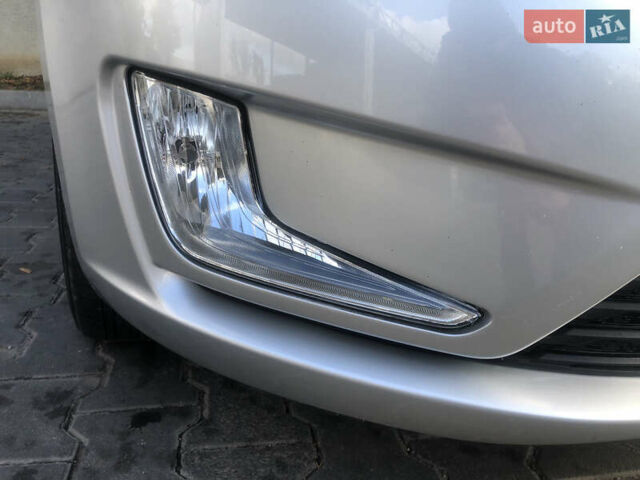 Серый Киа Рио, объемом двигателя 1.4 л и пробегом 90 тыс. км за 9200 $, фото 18 на Automoto.ua