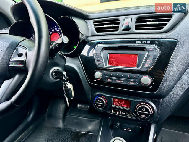 Серый Киа Рио, объемом двигателя 1.6 л и пробегом 168 тыс. км за 7800 $, фото 12 на Automoto.ua