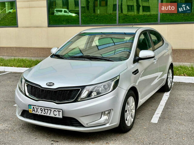 Серый Киа Рио, объемом двигателя 1.6 л и пробегом 168 тыс. км за 7800 $, фото 2 на Automoto.ua
