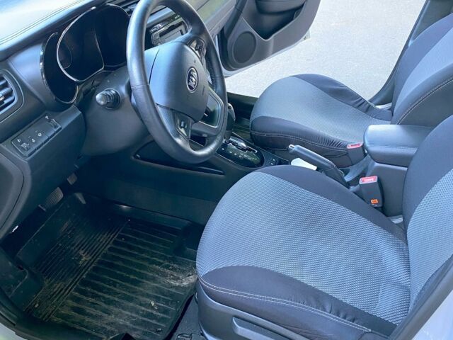 Сірий Кіа Ріо, об'ємом двигуна 1.6 л та пробігом 74 тис. км за 10300 $, фото 7 на Automoto.ua