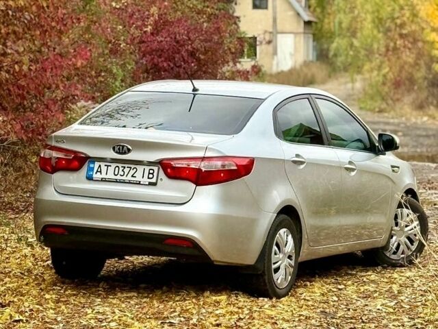 Серый Киа Рио, объемом двигателя 1.4 л и пробегом 262 тыс. км за 5650 $, фото 5 на Automoto.ua