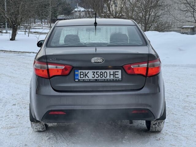 Серый Киа Рио, объемом двигателя 1.4 л и пробегом 260 тыс. км за 7499 $, фото 3 на Automoto.ua
