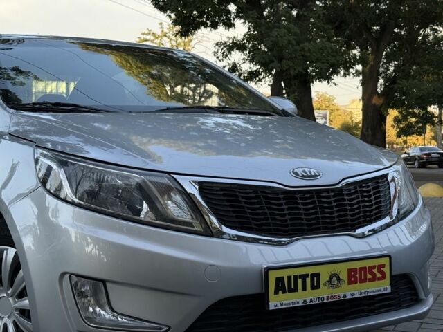 Серый Киа Рио, объемом двигателя 1.6 л и пробегом 254 тыс. км за 8499 $, фото 5 на Automoto.ua