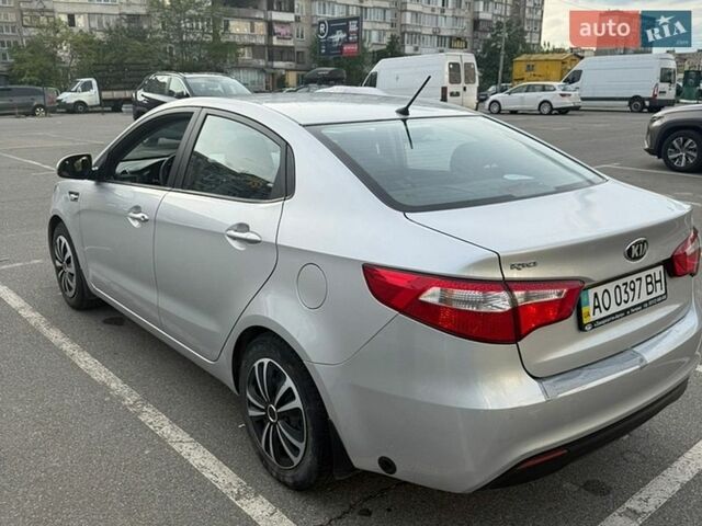 Серый Киа Рио, объемом двигателя 1.4 л и пробегом 100 тыс. км за 7500 $, фото 3 на Automoto.ua