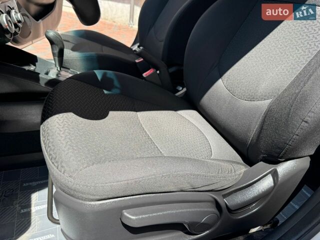 Сірий Кіа Ріо, об'ємом двигуна 1.4 л та пробігом 113 тис. км за 8350 $, фото 117 на Automoto.ua